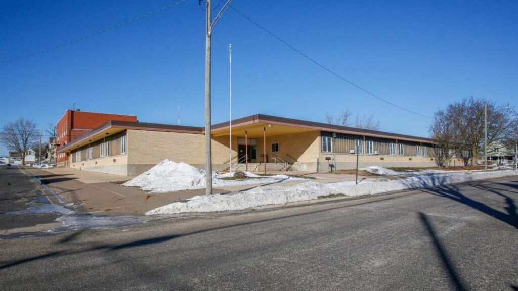 Commercial Stockton IL